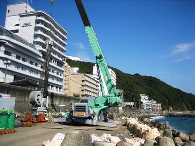 熱川海岸緊急海岸環境改善工事(消波ﾌﾞﾛｯｸ撤去工)