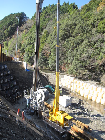 （主）袋井春野線　道路整備事業工事（三倉大橋A1橋台）